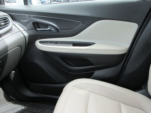 Certified 2019 Buick Encore Essence w/ Experience Buick Package FWD image 34