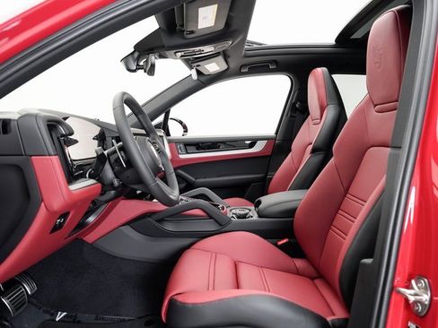 New 2025 Porsche Cayenne S image 6