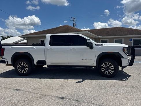 Used 2020 GMC Sierra 2500 AT4 w/ AT4 Premium Package AWD/4WD image 4