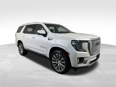 Used 2021 GMC Yukon Denali w/ Denali Premium Package AWD/4WD image 8
