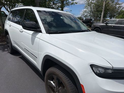 Used 2023 Jeep Grand Cherokee L Limited w/ Black Appearance Package image 2