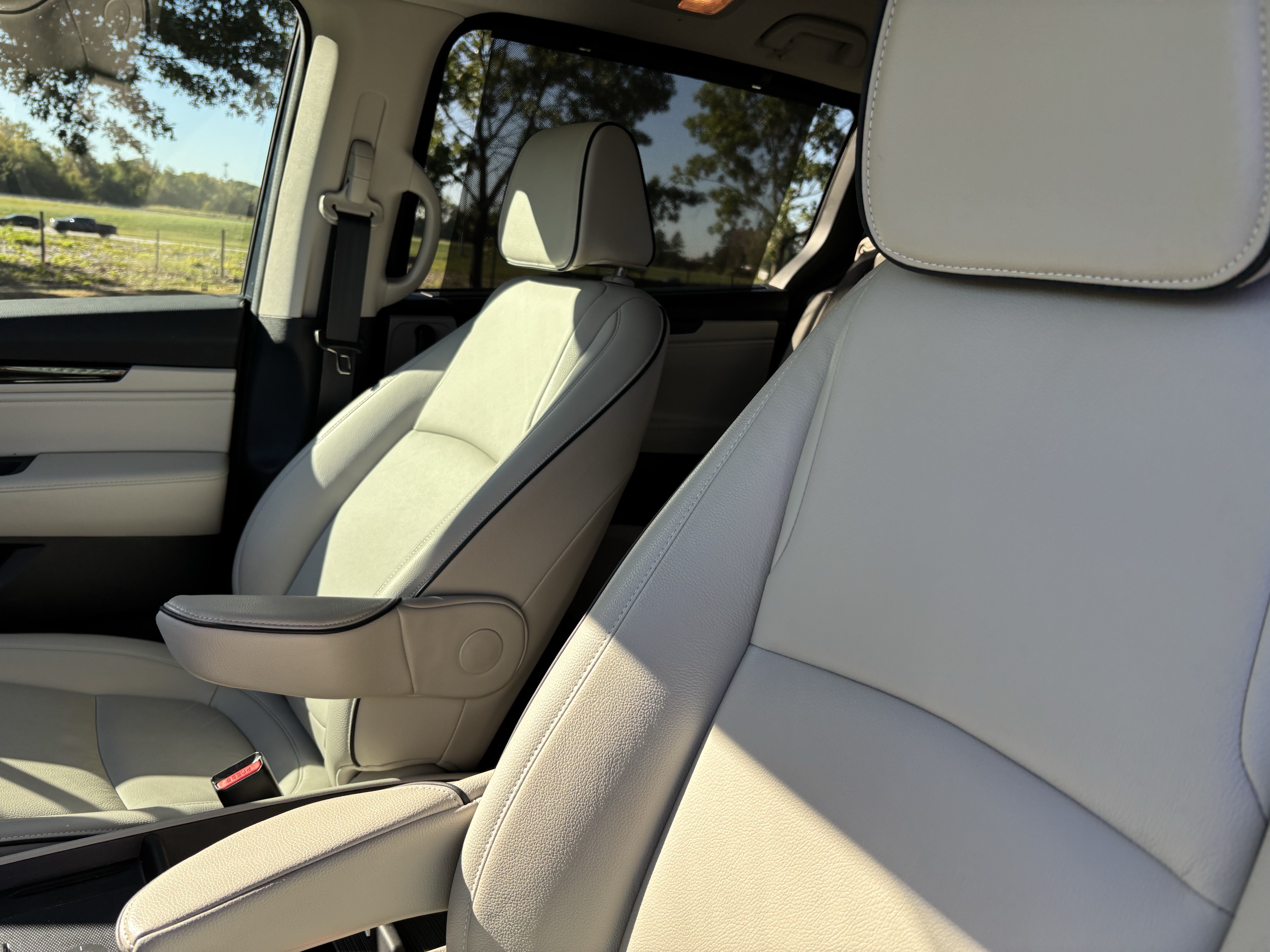 Used 2025 Honda Odyssey Touring image 17