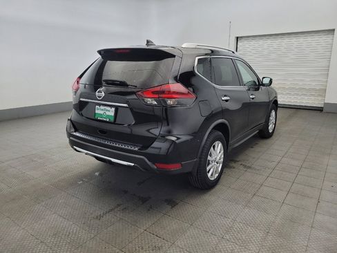 Used 2018 Nissan Rogue SV image 9