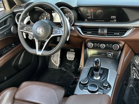 Used 2018 Alfa Romeo Stelvio Ti Sport image 13