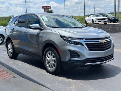 Used 2024 Chevrolet Equinox LT w/ LPO, Floor Liner Package FWD image 8