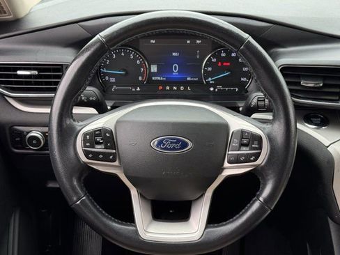 Used 2022 Ford Explorer XLT w/ Equipment Group 202A image 13