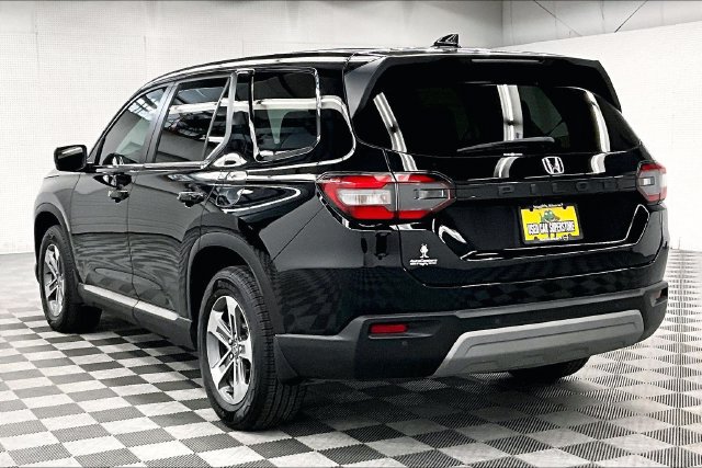 Used 2025 Honda Pilot EX-L image 2