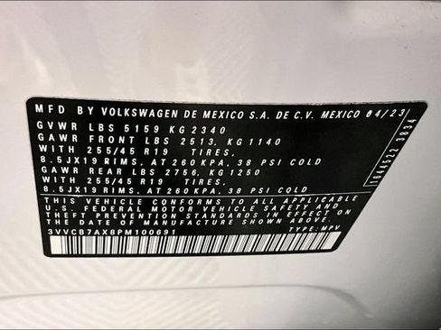 Used 2023 Volkswagen Tiguan SE R-Line FWD image 39