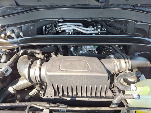 Used 2025 Ford Explorer ST image 27
