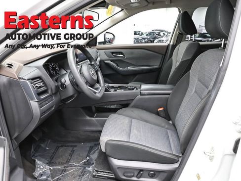 Used 2023 Nissan Rogue SV AWD/4WD image 13