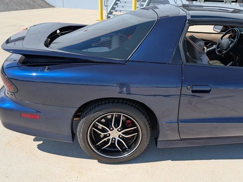 Used 2002 Pontiac Firebird Formula w/ SLP Firehawk Pkg RWD image 35