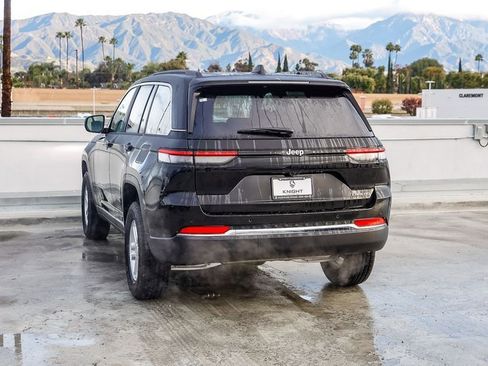 New 2025 Jeep Grand Cherokee Laredo w/ Luxury Tech Group I image 7