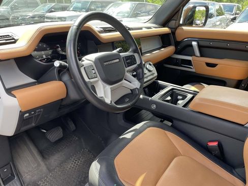Used 2023 Land Rover Defender 110 X-Dynamic SE AWD/4WD image 13