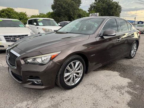 Used 2014 INFINITI Q50 Premium w/ Navigation Package RWD image 2