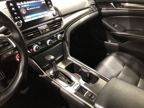 Used 2018 Honda Accord Sport image 19