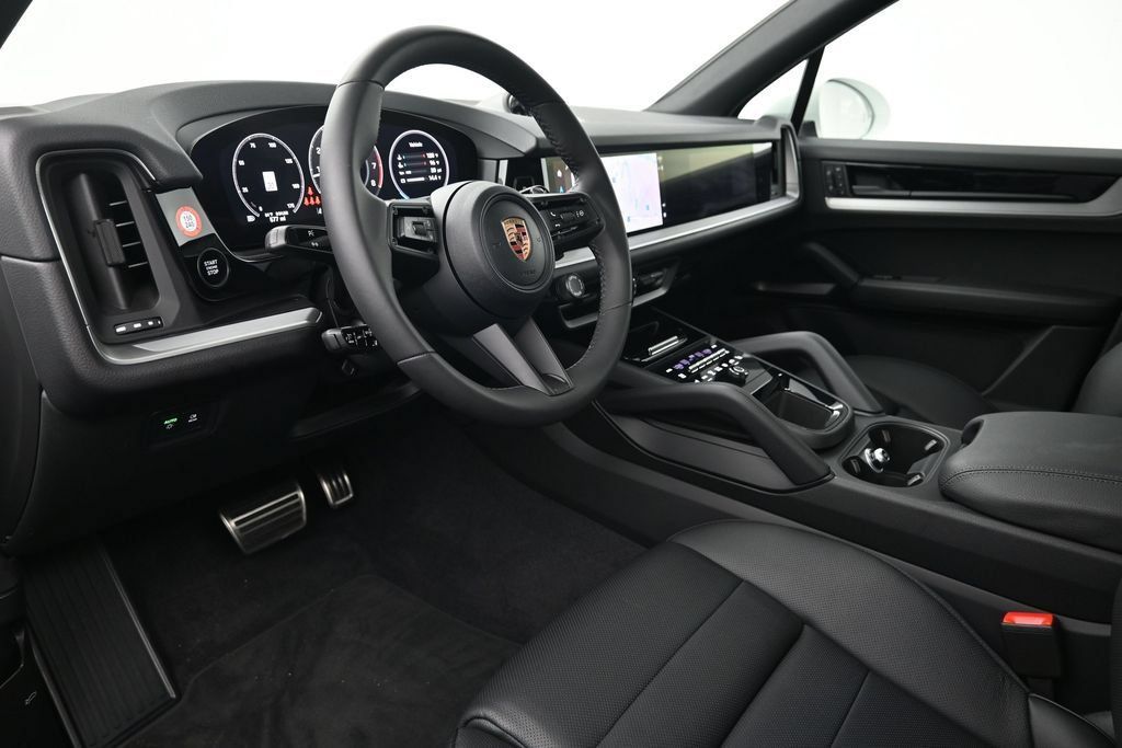 Certified 2026 Porsche Cayenne AWD/4WD image 4