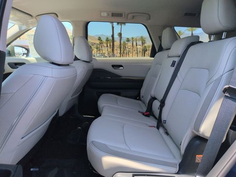 New 2026 Nissan Pathfinder SL AWD/4WD image 11