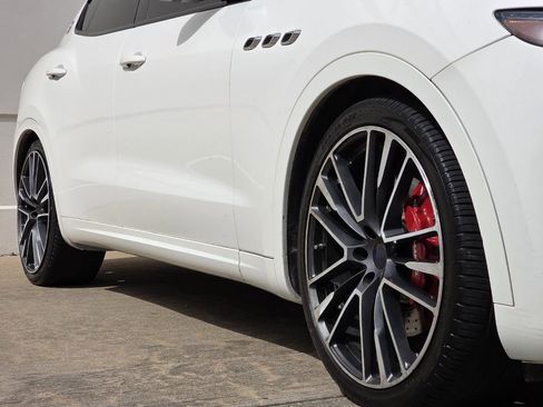 Used 2019 Maserati Levante GTS AWD/4WD image 42