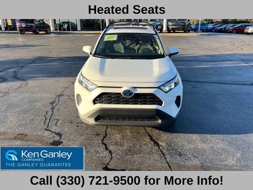 Used 2022 Toyota RAV4 XLE w/ Convenience Package AWD/4WD image 4