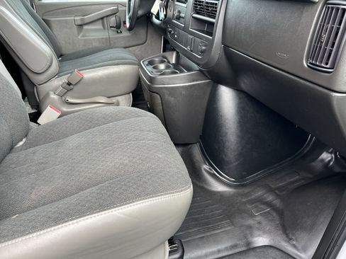 Used 2024 Chevrolet Express 2500 w/ Driver Convenience Package image 18