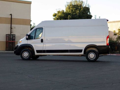 Used 2023 RAM ProMaster 2500 image 8