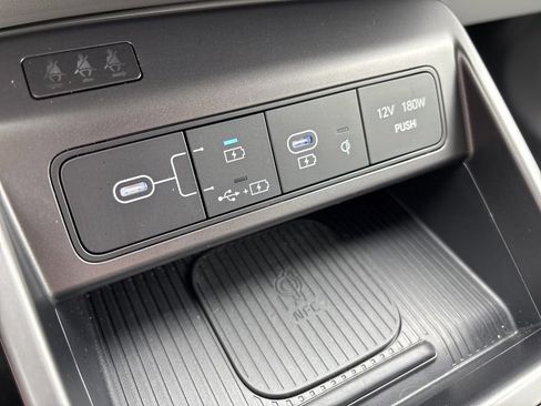 Certified 2025 Hyundai Kona SEL AWD/4WD image 32