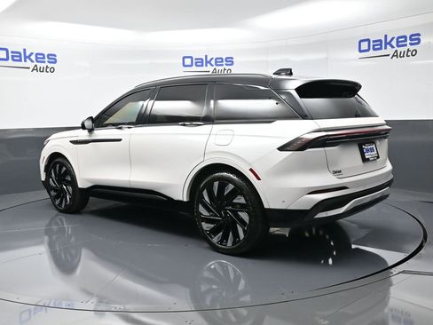 Used 2024 Lincoln Nautilus Reserve w/ Jet Appearance Package (87T) image 6