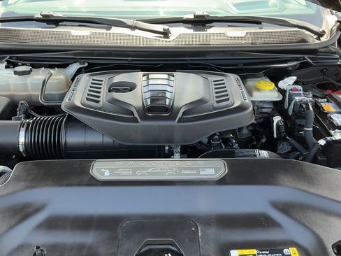 Certified 2024 Jeep Wagoneer Series III AWD/4WD image 24