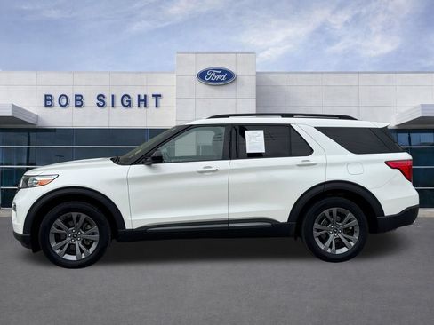 Used 2023 Ford Explorer XLT w/ Equipment Group 202A AWD/4WD image 41