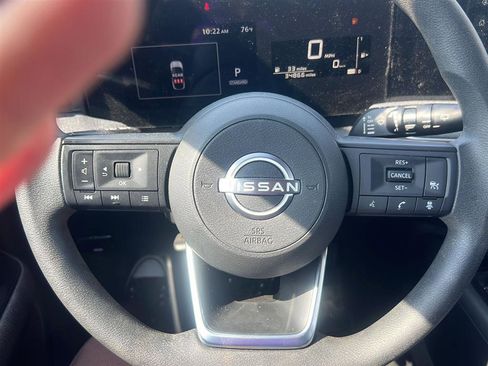 Certified 2025 Nissan Kicks SV FWD image 5