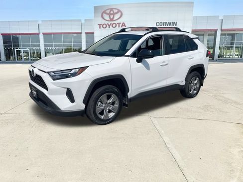 Used 2024 Toyota RAV4 LE AWD/4WD image 7