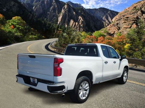 Used 2019 Chevrolet Silverado 1500 Custom w/ Custom Value Package AWD/4WD image 3