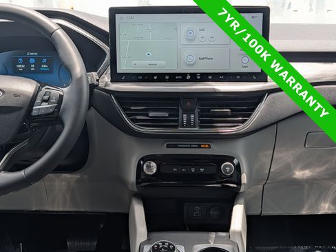 Certified 2023 Ford Escape Platinum FWD image 19