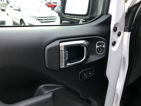 New 2026 Jeep Gladiator Mojave image 12