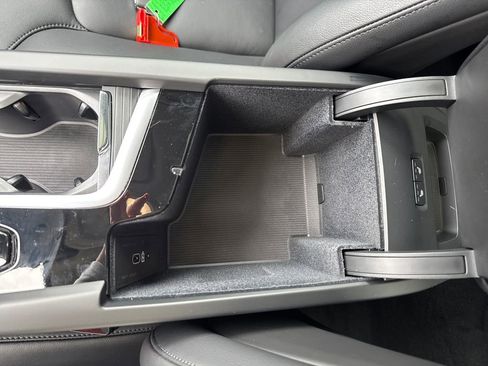 Certified 2025 Volvo XC60 B5 Core w/ Climate Package image 30