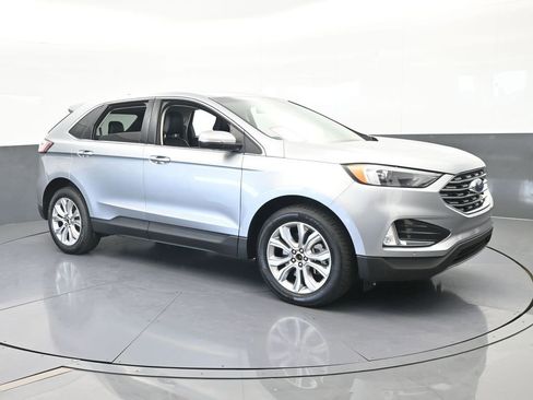 Used 2022 Ford Edge Titanium image 8