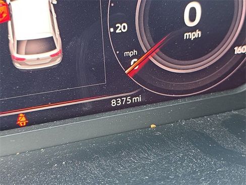 Certified 2024 Volkswagen Tiguan SEL R-Line image 34