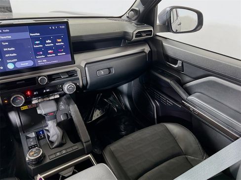 Certified 2025 Toyota 4Runner TRD Off-Road Premium image 20