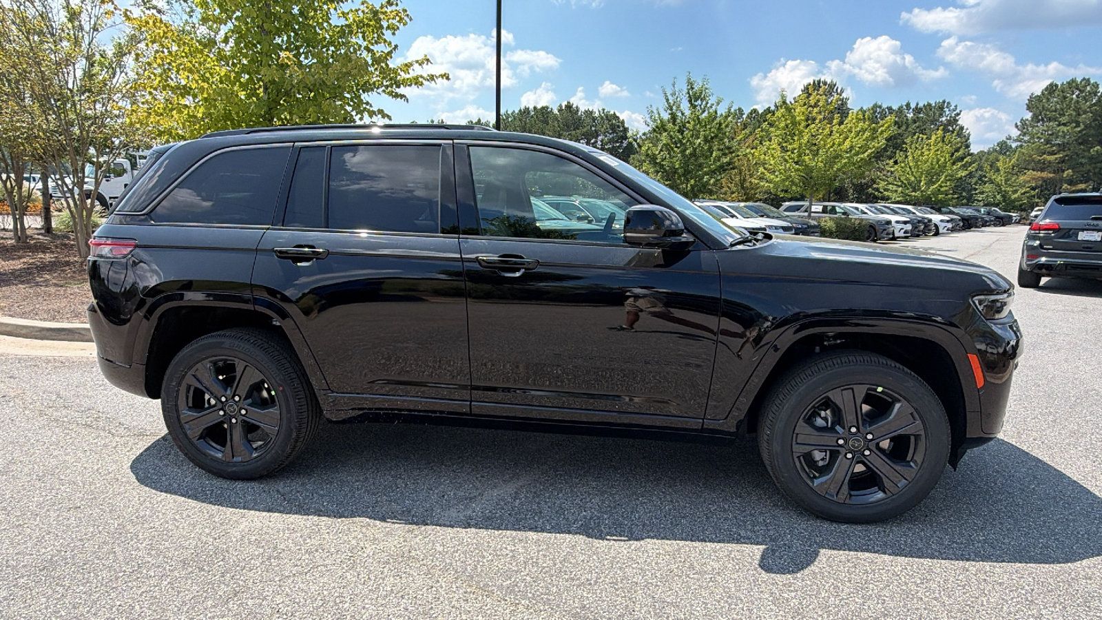 New 2027 Jeep Grand Cherokee Limited AWD/4WD image 7