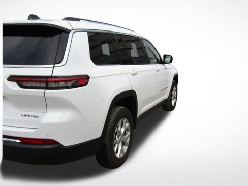 Used 2023 Jeep Grand Cherokee L Limited AWD/4WD image 7