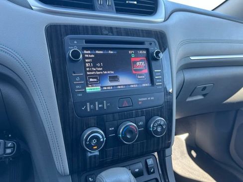 Used 2013 Chevrolet Traverse LT FWD image 22