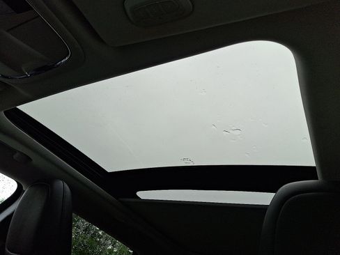 Used 2022 Jeep Cherokee Limited w/ Mopar Interior Package image 25