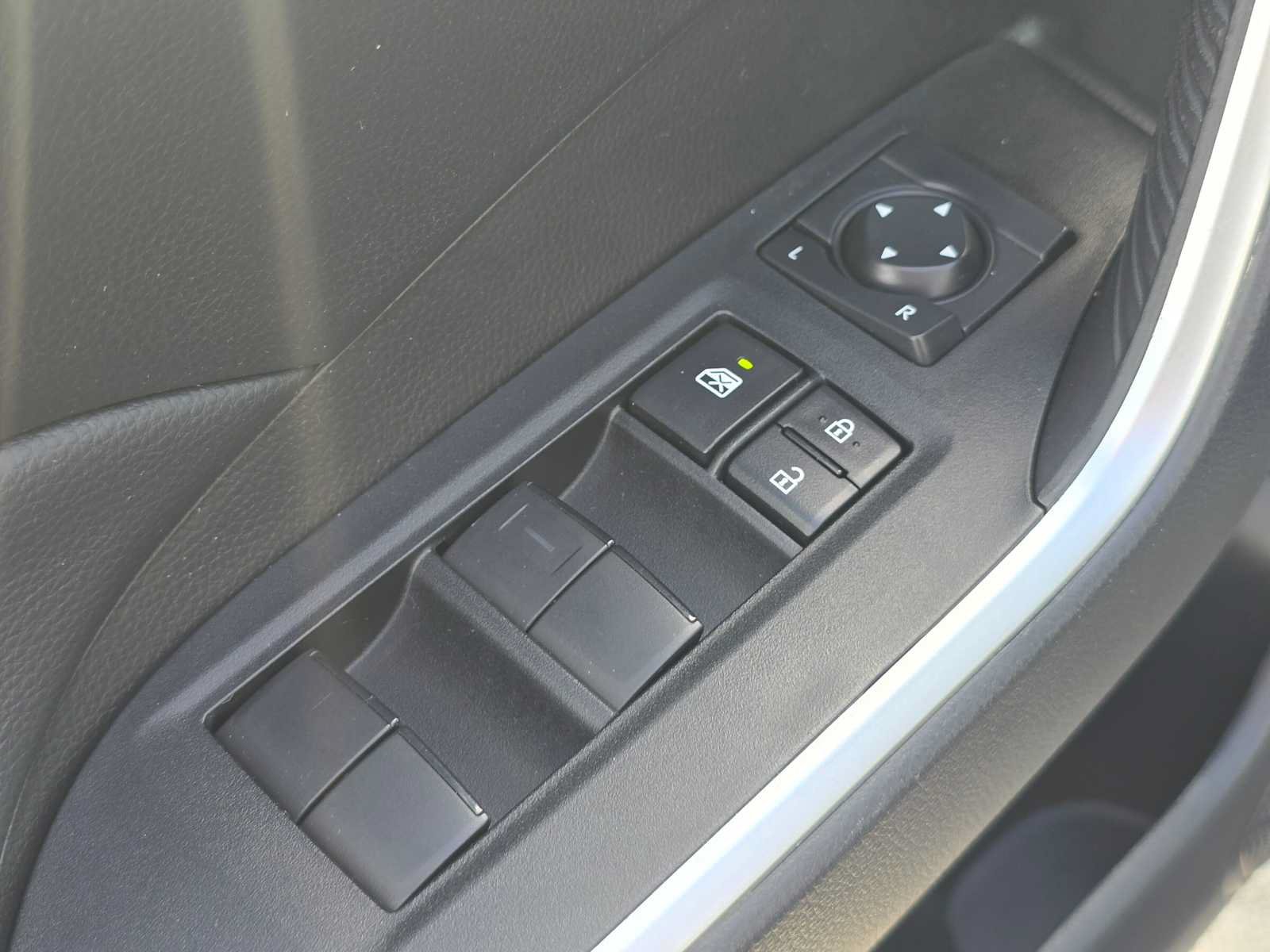 Used 2024 Toyota RAV4 LE AWD/4WD image 23