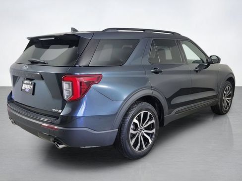 Certified 2022 Ford Explorer ST-Line AWD/4WD image 3