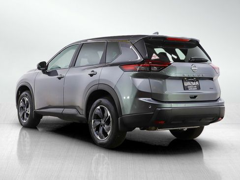 Used 2026 Nissan Rogue SV image 3