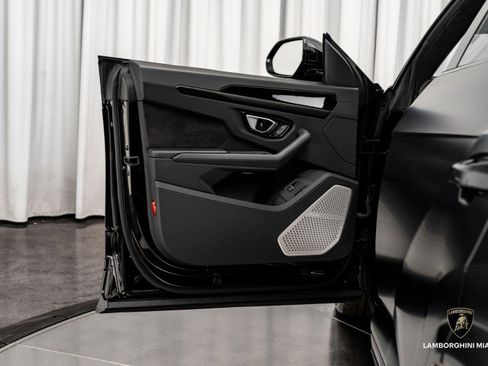 Used 2024 Lamborghini Urus S image 25