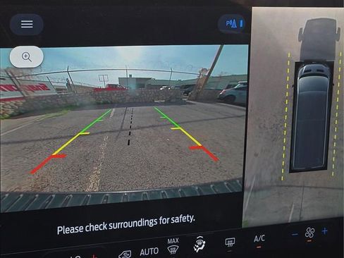 Used 2023 Ford Transit 350 XLT image 28