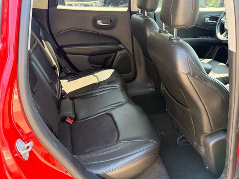 Used 2018 Jeep Compass Latitude w/ Popular Equipment Group AWD/4WD image 20