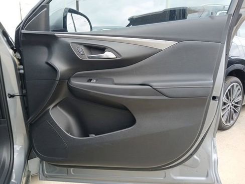 Used 2025 Buick Envista Avenir FWD image 13