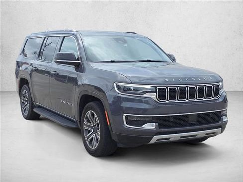Used 2024 Jeep Wagoneer L Series II w/ Flexible Seating Group RWD image 3